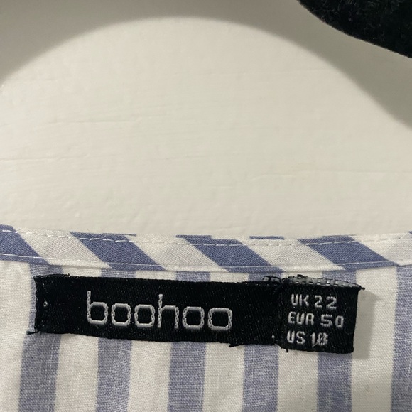 Blue and white striped Boohoo shirt! - Picture 2 of 3
